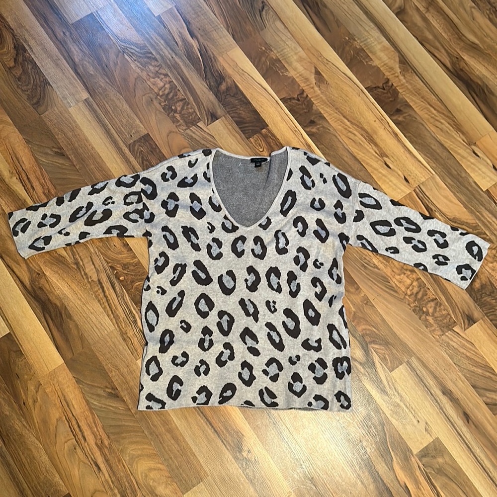 Ann Taylor Factory XS cheetah print half sleeved sweater